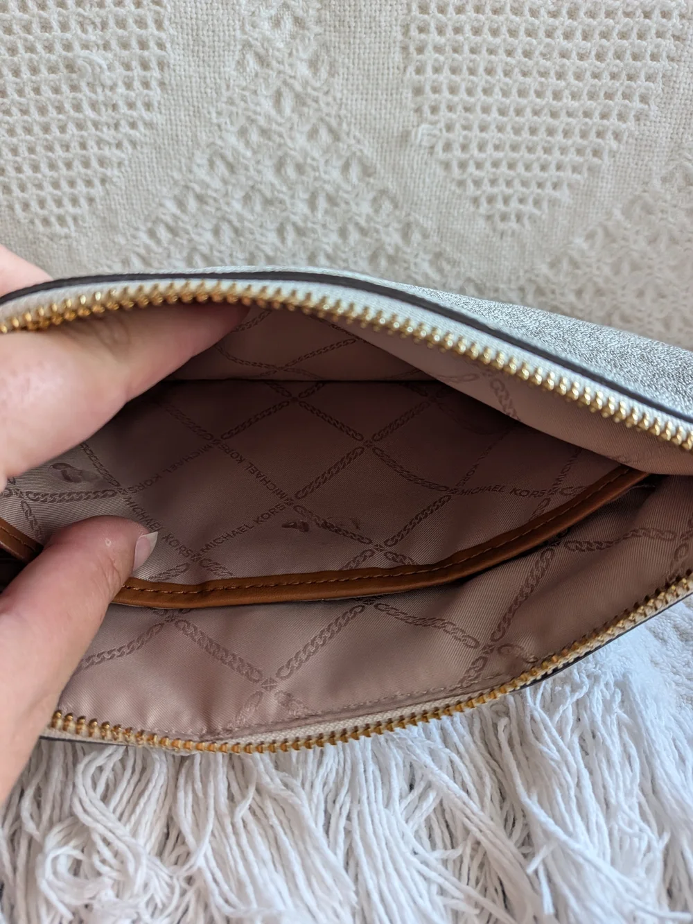 Michael Kors - Jet Set Large Signature Logo Pouch